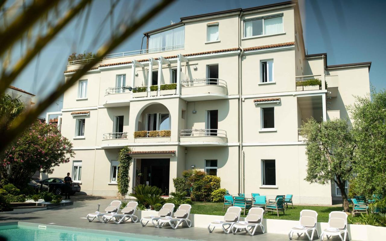 Hotel Benaco Desenzano del Garda Exterior photo