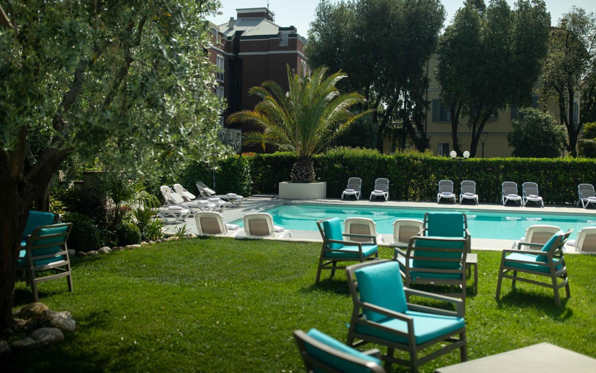 Hotel Benaco Desenzano del Garda Exterior photo