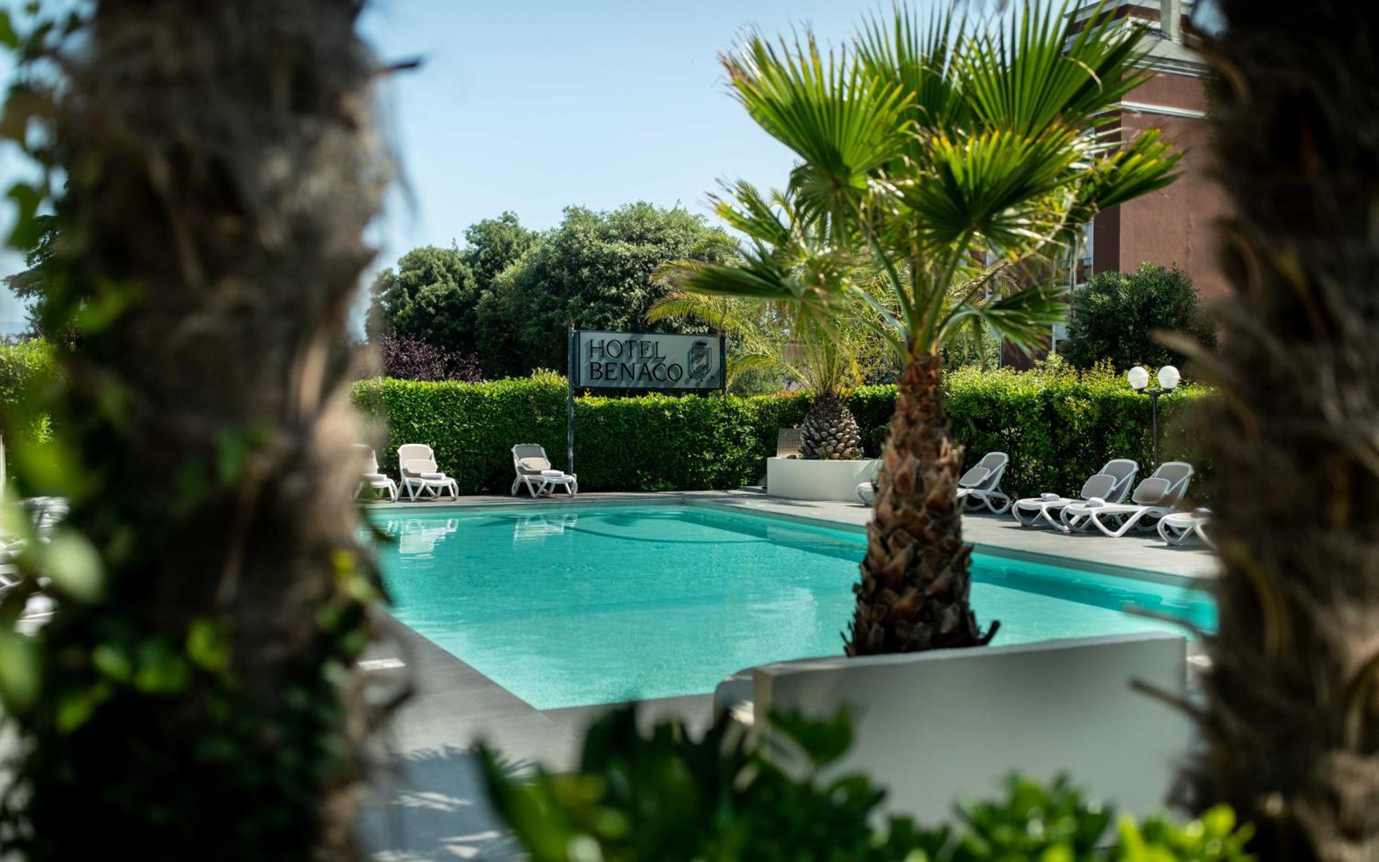 Hotel Benaco Desenzano del Garda Exterior photo