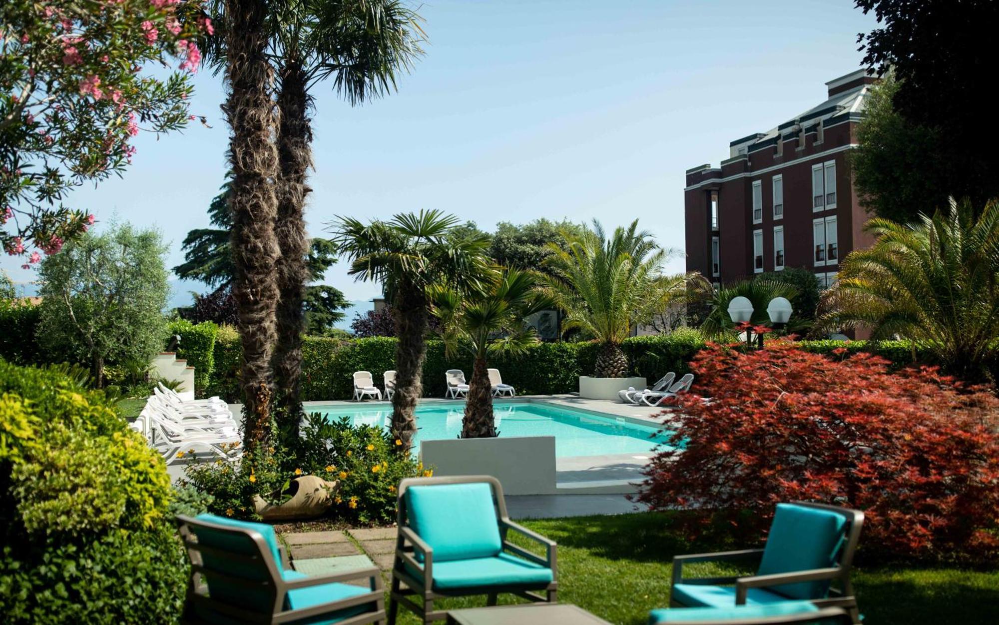 Hotel Benaco Desenzano del Garda Exterior photo